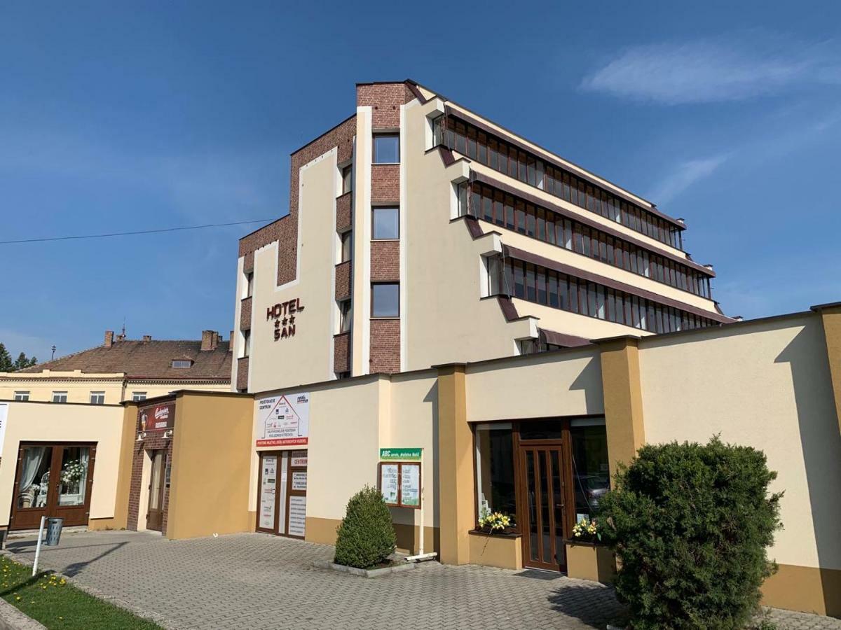 Hotel San Holíč Exterior foto