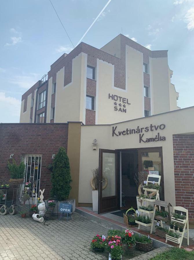 Hotel San Holíč Exterior foto